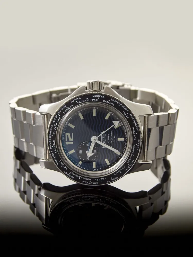 Vostok Amphibia 13004V GMT Watch - Image 4