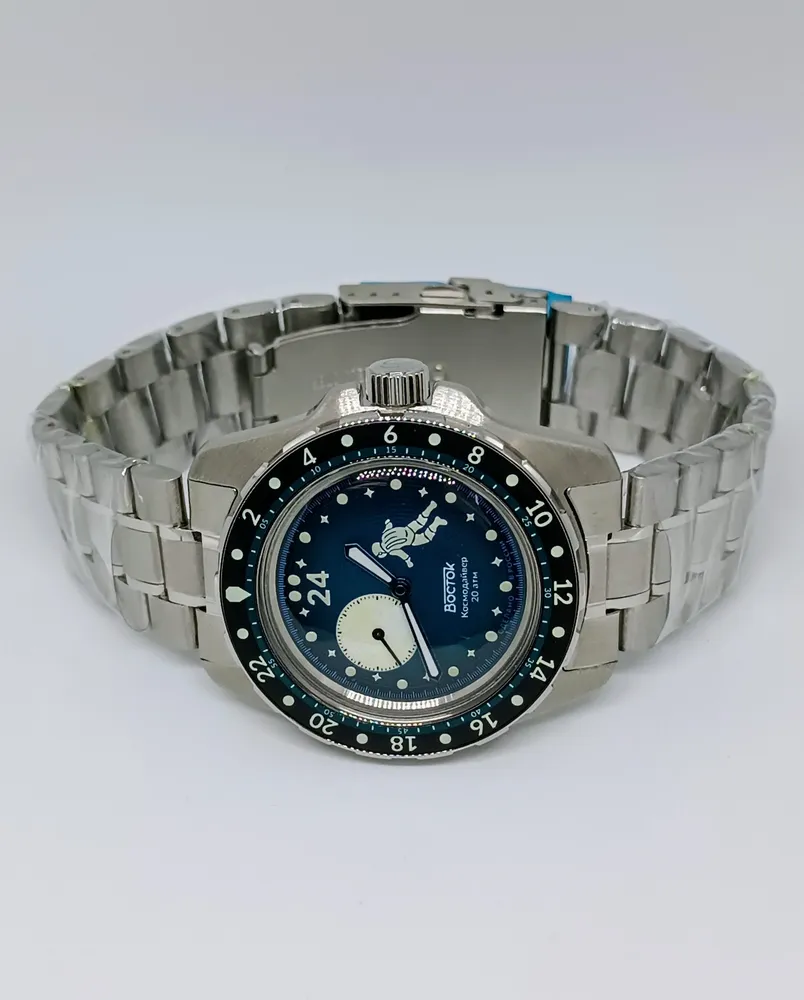 Vostok Amphibia 14038B Luna Dude Watch [Exclusive] - Image 13