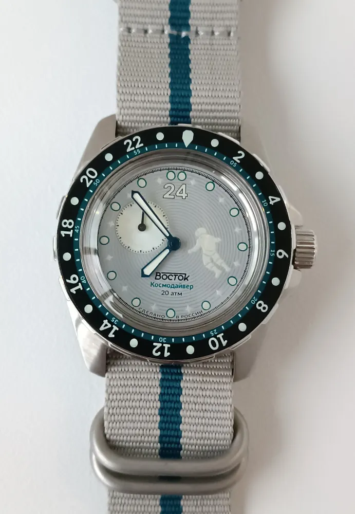 Vostok Amphibia 14039B Luna Dude Watch - Image 3