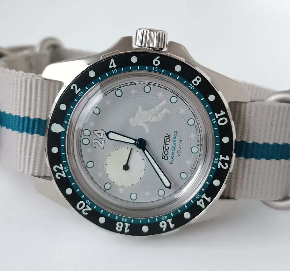 Vostok Amphibia 14039B Luna Dude Watch - Image 6