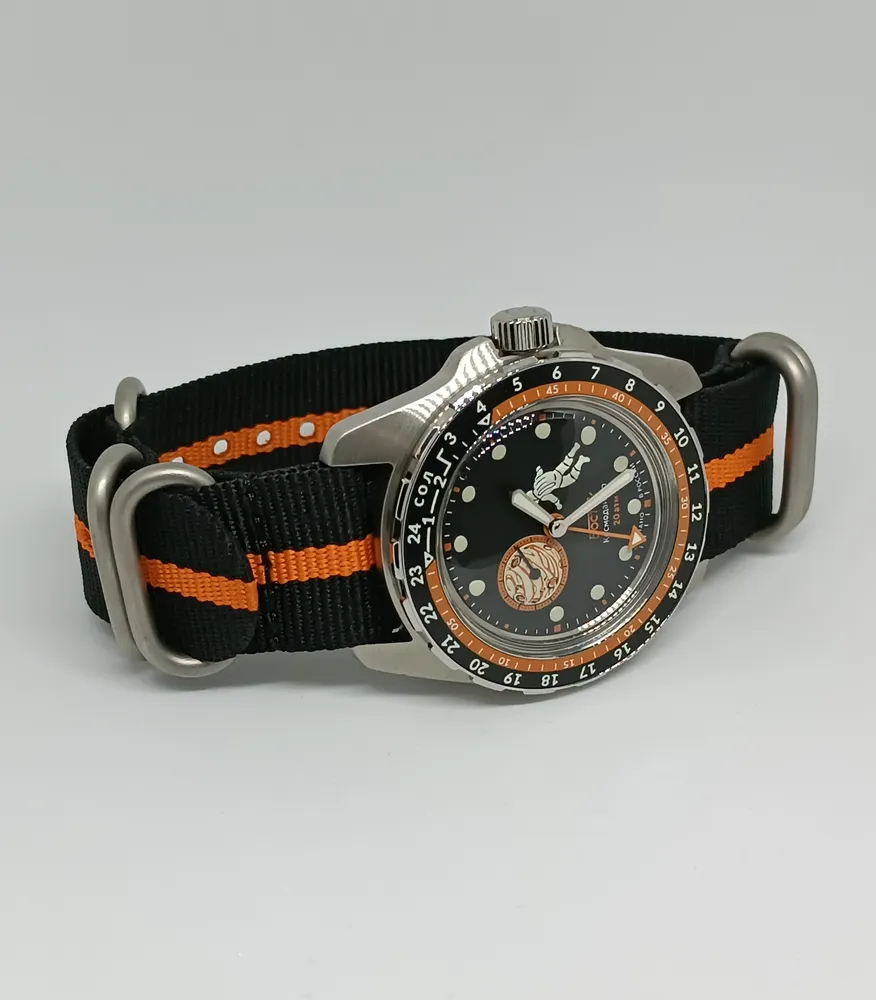 Vostok Amphibia 14090V CosmoDiver Mars Watch - Image 4