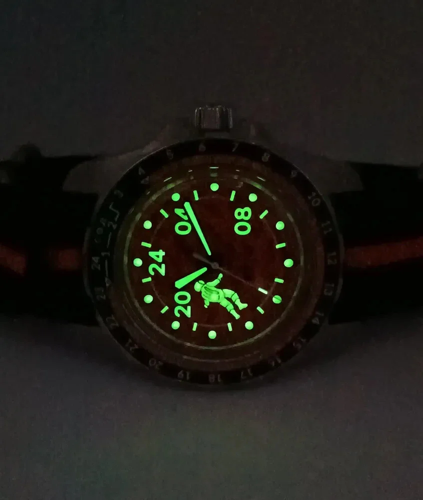 Vostok Amphibia 14091V CosmoDiver Mars 24-Hour Watch - Image 8