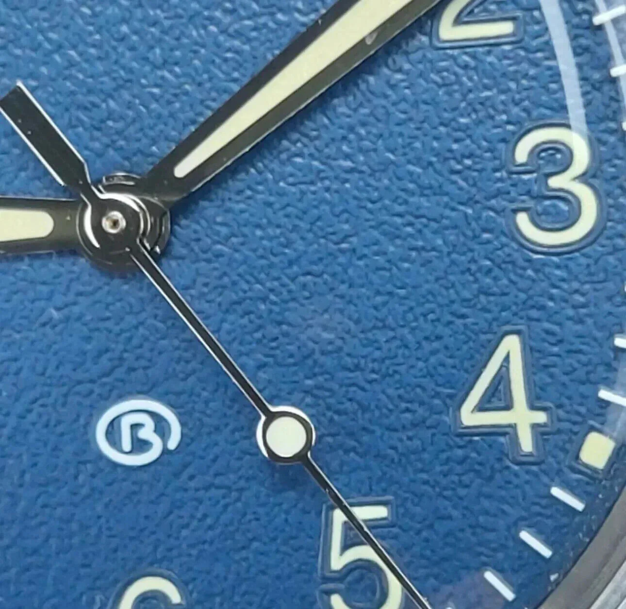 Vostok Amphibia 720888 Tank Premium Watch [Exclusive] - Image 4